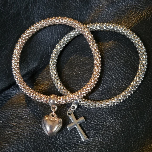 Mark by Avon Stretch bracelet set rosegold  heart & silver cross - Picture 2 of 6